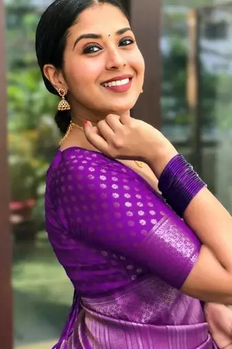purple silk blend banarasi saree with unstitched blouse piece