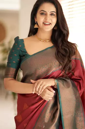 green silk blend banarasi saree with unstitched blouse piece