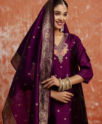 Purple women kurta pant dupatta set 3