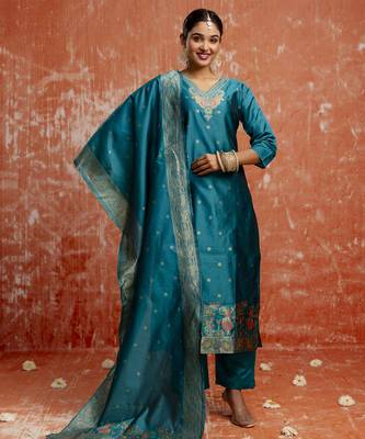 Green women kurta pant dupatta set 1