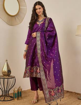 Purple women kurta pant dupatta set 1