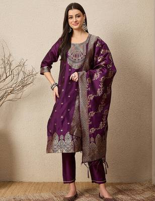 Purple women kurta pant dupatta set 1