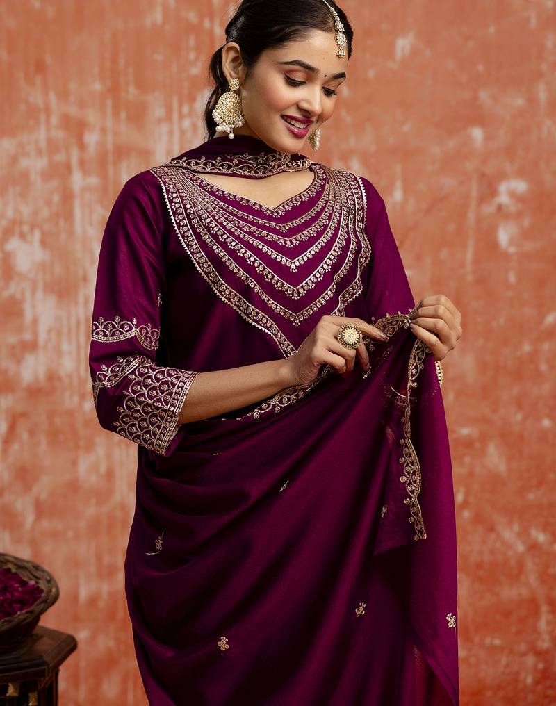 Purple women kurta pant dupatta set
