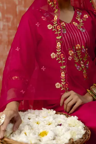 Pink women kurta pant dupatta set