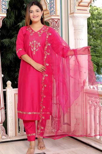Pink women kurta pant dupatta set