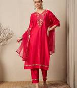 Pink women kurta pant dupatta set