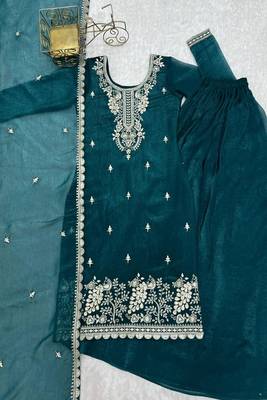 teal embroidered kurta set with dupatta 5