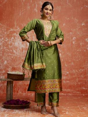 Green women kurta pant dupatta set 1