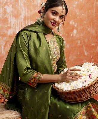 Green women kurta pant dupatta set 2