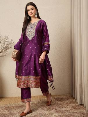 Purple women kurta pant dupatta set 1