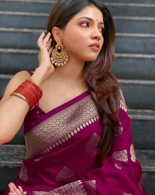wine silk blend banarasi saree with unstitched blouse piece 4