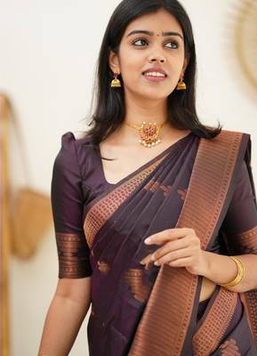 purple silk blend banarasi saree with unstitched blouse piece 5