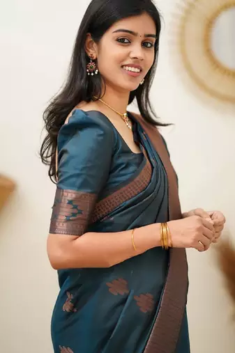 morpich silk blend banarasi saree with unstitched blouse piece