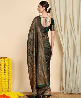 green silk blend banarasi saree with unstitched blouse piece 3