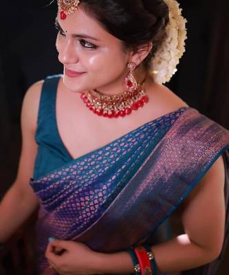 rema silk blend banarasi saree with unstitched blouse piece 4