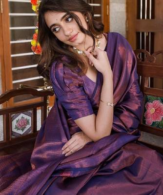 blue silk blend banarasi saree with unstitched blouse piece 5