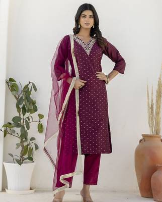 Purple women kurta pant dupatta set 1