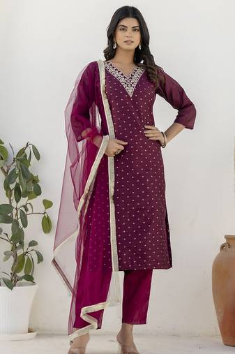 Purple women kurta pant dupatta set
