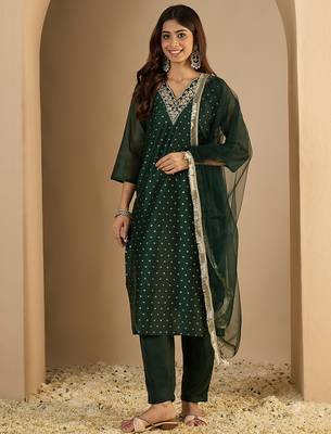 Green women kurta pant dupatta set 1