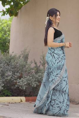blue shibori geometric print cotton blend saree with blouse piece 3