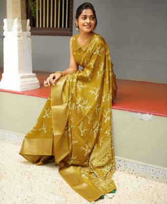 green geometric print cotton silk saree with blouse piece 2
