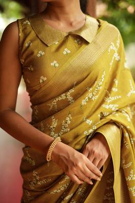 green geometric print cotton silk saree with blouse piece 5