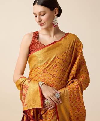 yellow silk blend printed saree with blouse 3