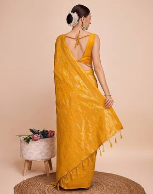yellow silk blend printed saree with blouse 4