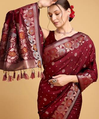 maroon silk blend printed saree with blouse 3