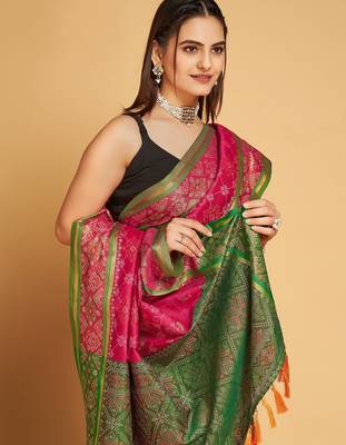 pink silk blend printed saree with blouse 3