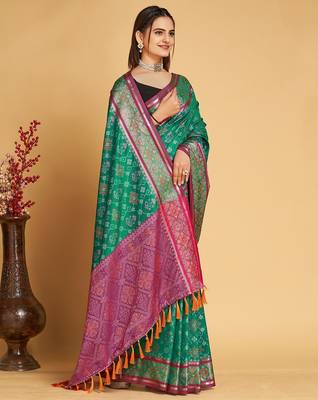 teal silk blend printed saree with blouse 2