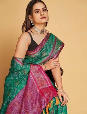 teal silk blend printed saree with blouse 4