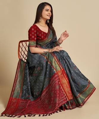 grey silk blend printed saree with blouse 3