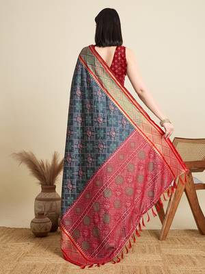 grey silk blend blend printed saree with blouse 3
