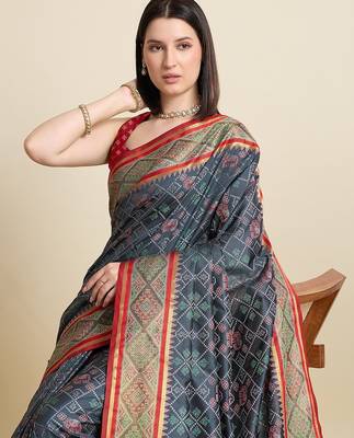 grey silk blend blend printed saree with blouse 4