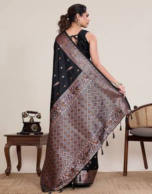black silk blend printed saree with blouse 3