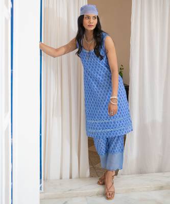 Blue floral butti embroidered pure cotton kurta set with dupatta 2