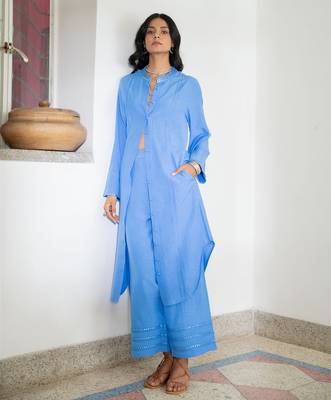 Blue embroidered linen kurta set 1
