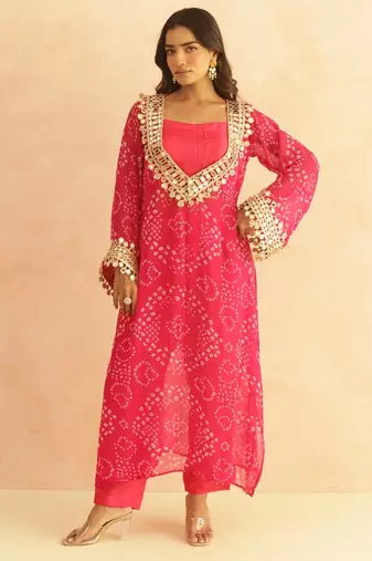 Nitya magenta pink bandhej mirror lace work fusion set