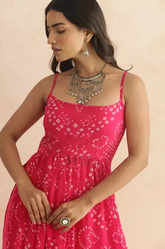 Vriti magenta pink bandhani kurta set