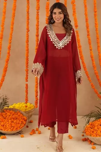 Netra red mirror lace work fusion set