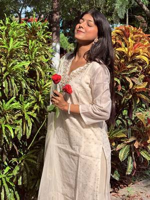White women kurta pant dupatta set 1