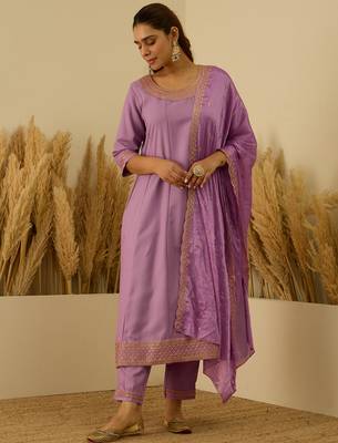 Purple women kurta pant dupatta set 1