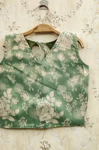 Green art silk woven kids lehenga choli