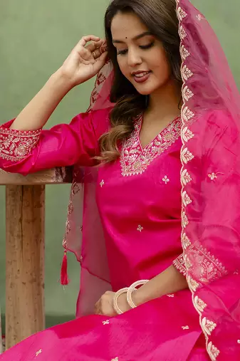Pink women kurta pant dupatta set