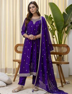 Purple women kurta pant dupatta set 1