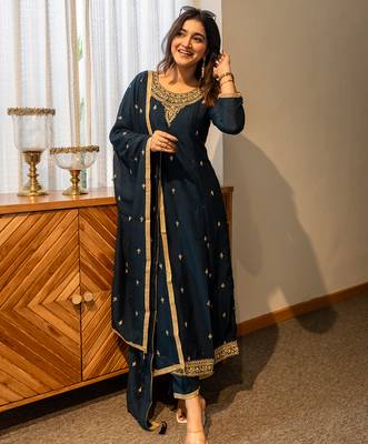 Dark blue women kurta pant dupatta set 2