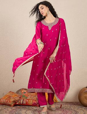 Pink women kurta pant dupatta set 1