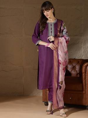 Purple women kurta pant dupatta set 1
