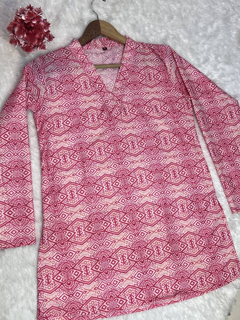 Trending floral digital print muslin silk tunic / stylish short kurti for grilish